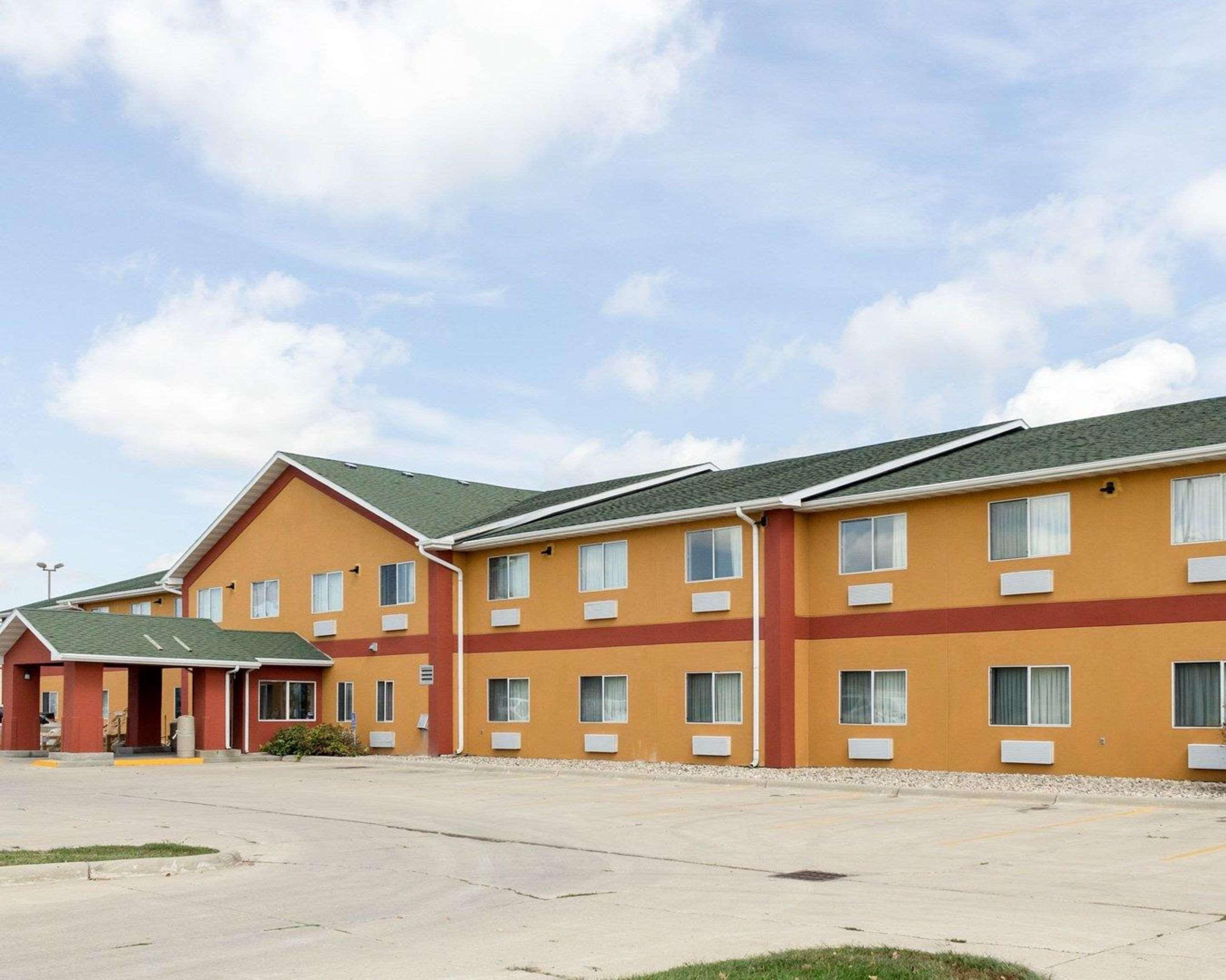 Quality Inn Brookings-University Exteriör bild