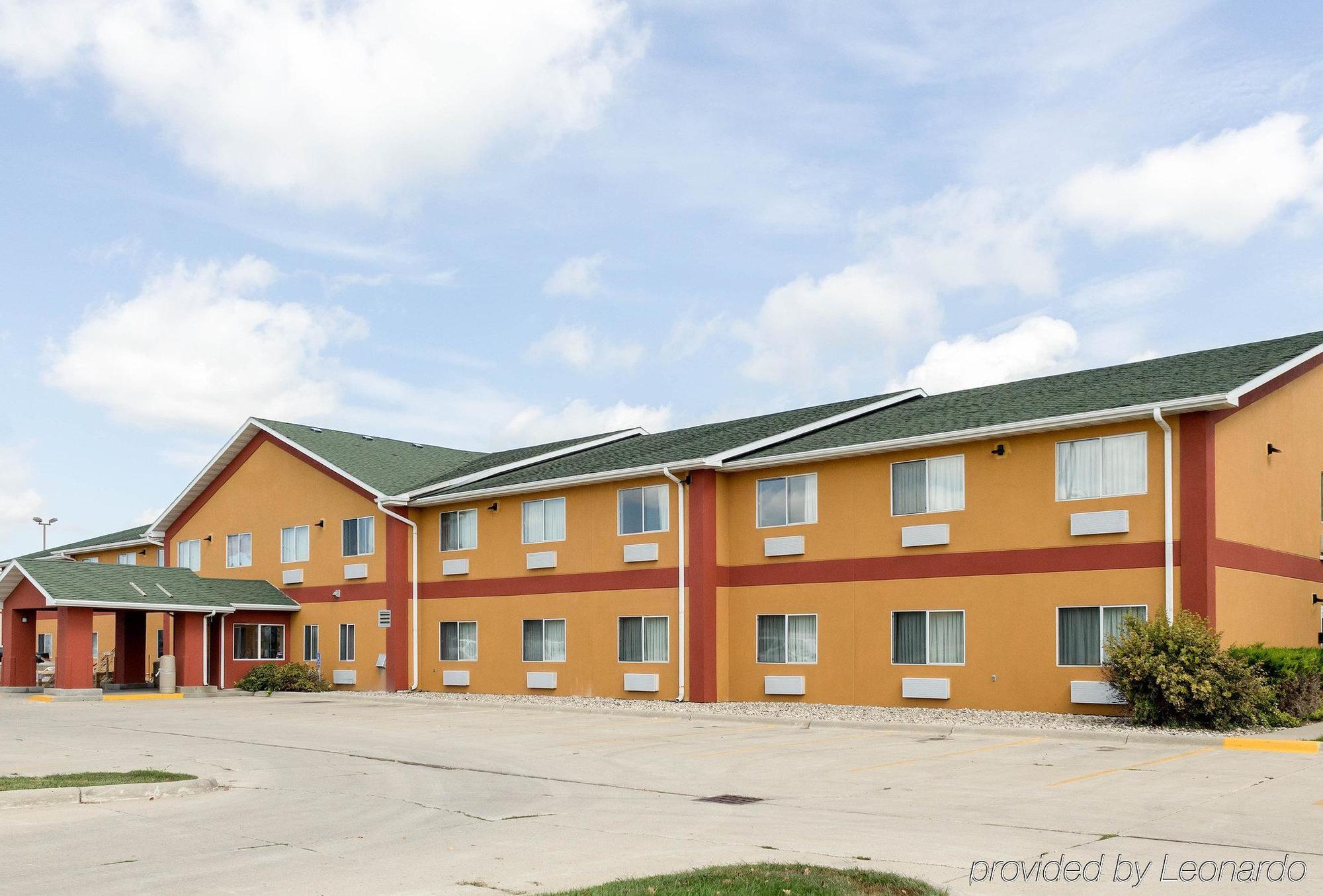 Quality Inn Brookings-University Exteriör bild