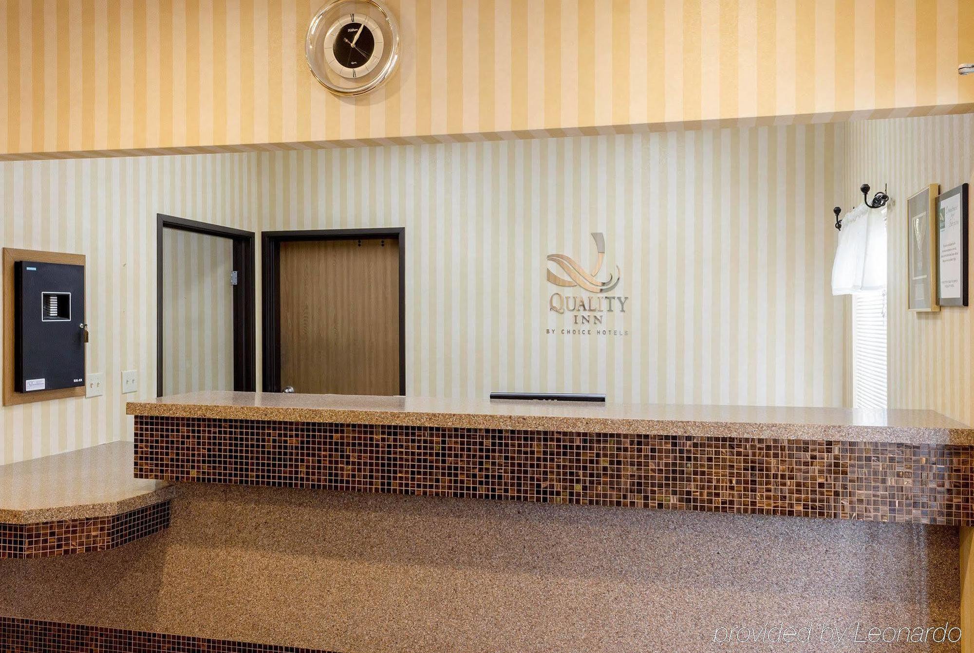 Quality Inn Brookings-University Exteriör bild